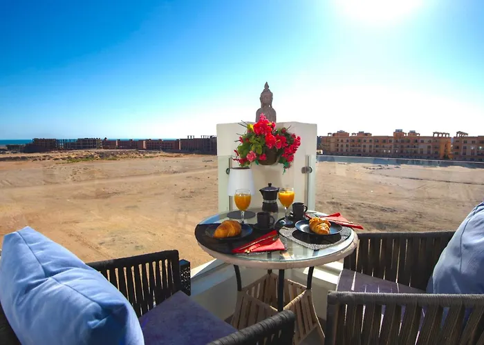 Sea View Sleeps 2 With Parking * Hurghada